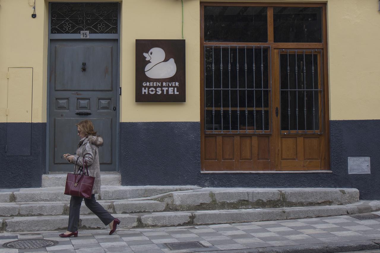 Green River Hostel Cuenca  Ngoại thất bức ảnh