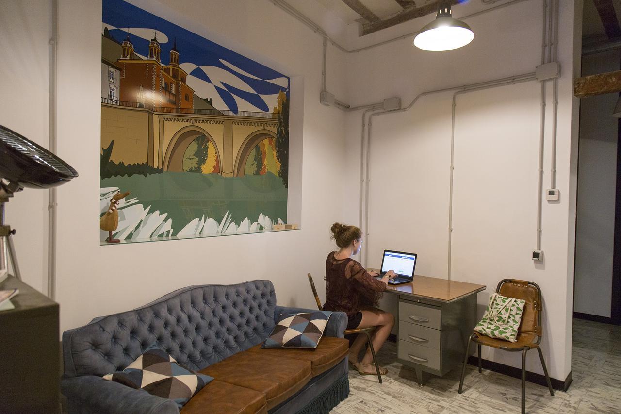 Green River Hostel Cuenca  Ngoại thất bức ảnh