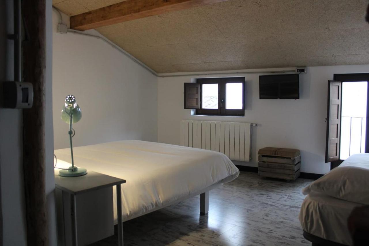 Green River Hostel Cuenca  Ngoại thất bức ảnh